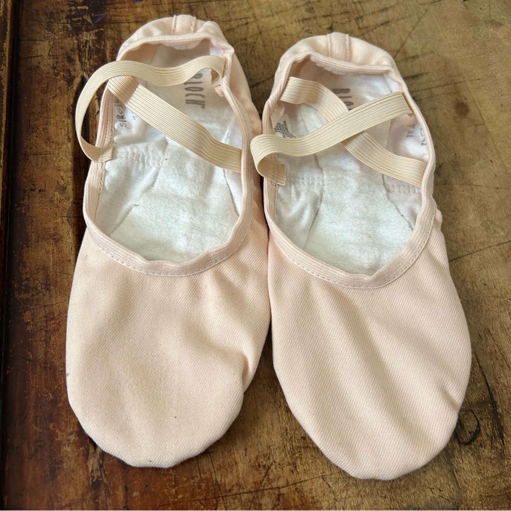 Bloch pink split sole canvas ballet shoes, worn for 2 classes EUC women's sz 7.5
